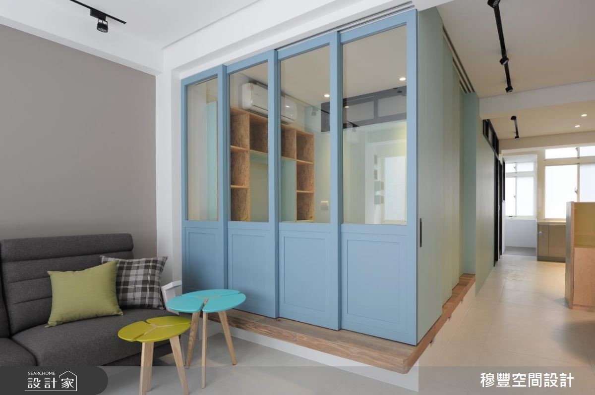 40 年的老屋為傳統長屋，採光極差、漏水嚴重，甚至壁